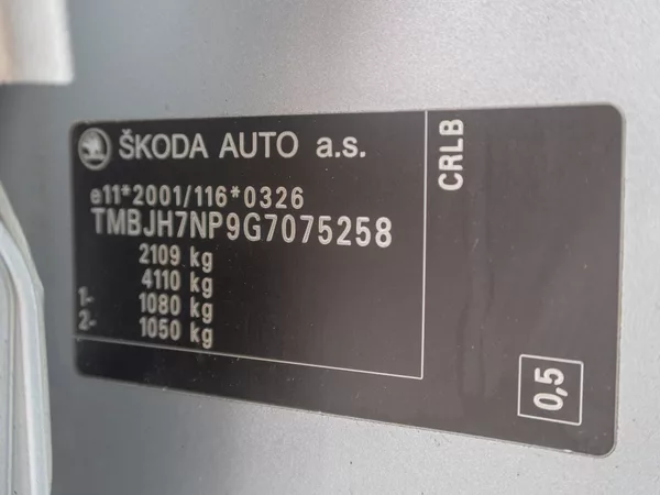 Škoda Superb ČR 2.0TDI 110KW DSG – NAVI - foto 42