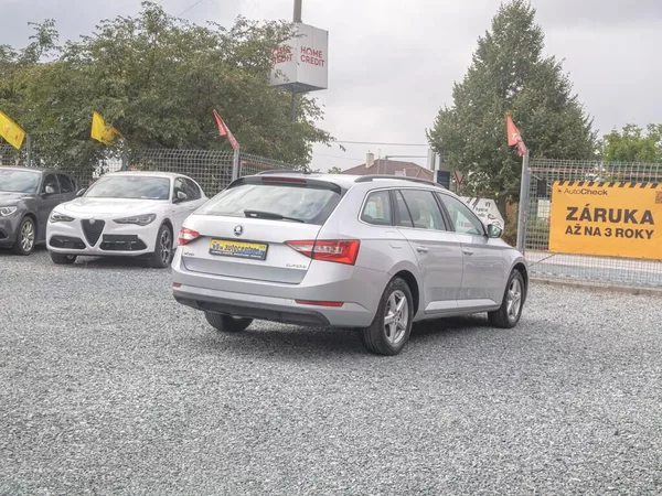 Škoda Superb ČR 2.0TDI 110KW DSG – NAVI - foto 5