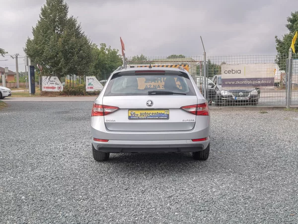 Škoda Superb ČR 2.0TDI 110KW DSG – NAVI - foto 6
