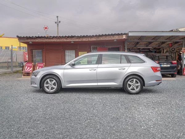 Škoda Superb ČR 2.0TDI 110KW DSG – NAVI - foto 8