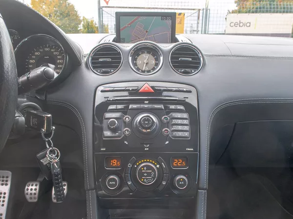 Peugeot RCZ 1.6T 115KW – NAVIGACE - foto 23