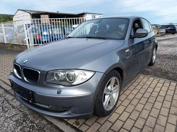 BMW Řada 1 2.0i 105kw - foto 12