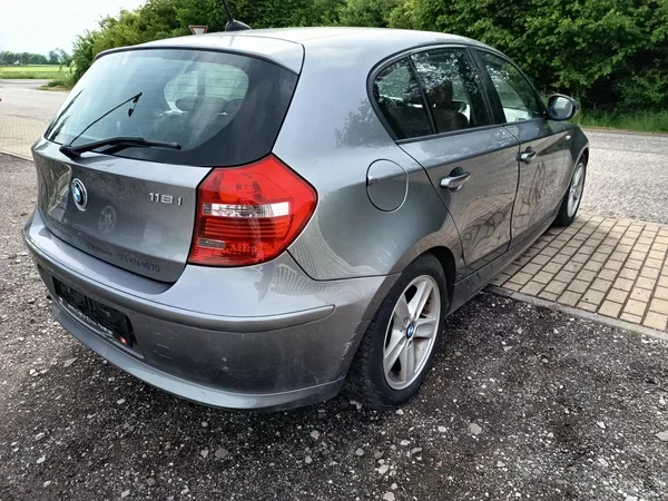 BMW Řada 1 2.0i 105kw - foto 17