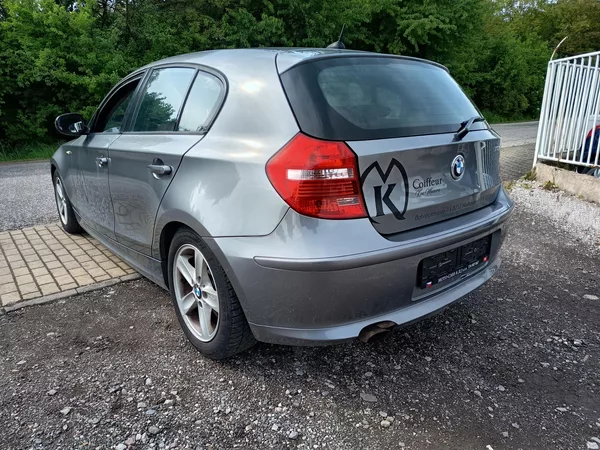 BMW Řada 1 2.0i 105kw - foto 23