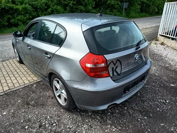 BMW Řada 1 2.0i 105kw - foto 25