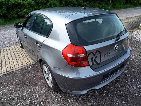 BMW Řada 1 2.0i 105kw - foto 26