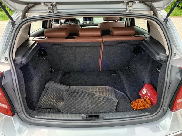 BMW Řada 1 2.0i 105kw - foto 27