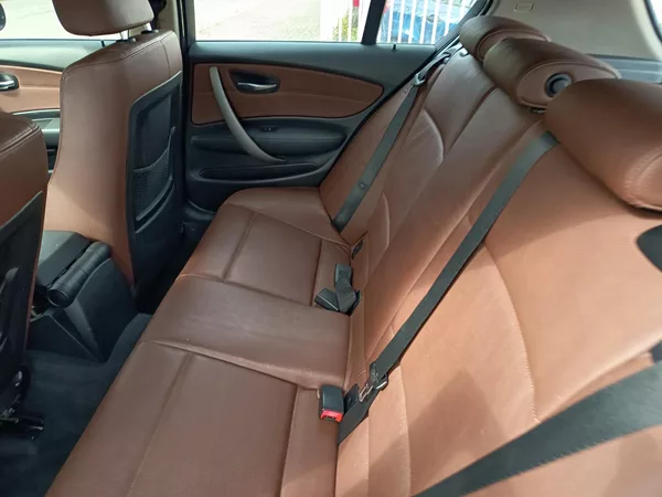 BMW Řada 1 2.0i 105kw - foto 32