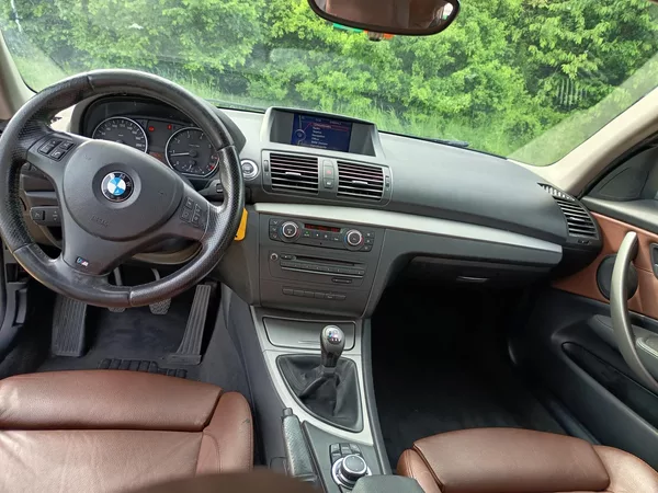 BMW Řada 1 2.0i 105kw - foto 33