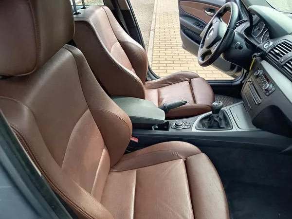 BMW Řada 1 2.0i 105kw - foto 38