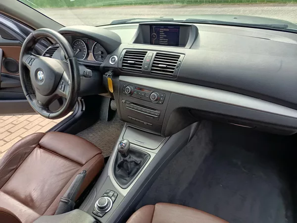 BMW Řada 1 2.0i 105kw - foto 39