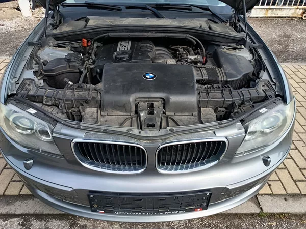 BMW Řada 1 2.0i 105kw - foto 44