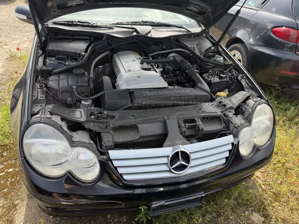 Mercedes-Benz Třídy C 2.0 95kw - foto 14