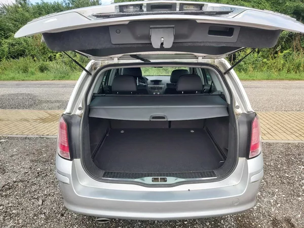 Opel Astra 2,0 T 125 KW - foto 17