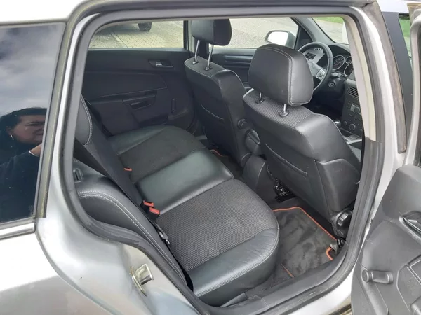 Opel Astra 2,0 T 125 KW - foto 18