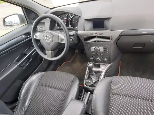 Opel Astra 2,0 T 125 KW - foto 21