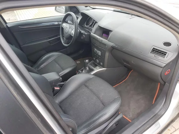 Opel Astra 2,0 T 125 KW - foto 22