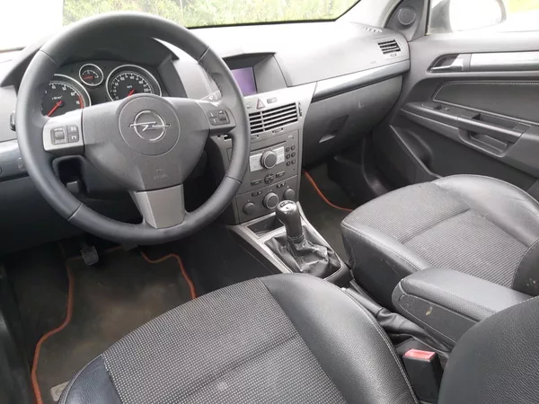 Opel Astra 2,0 T 125 KW - foto 27