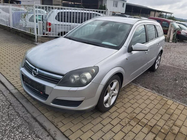 Opel Astra 2,0 T 125 KW - foto 3