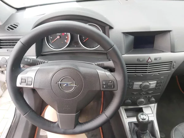 Opel Astra 2,0 T 125 KW - foto 31