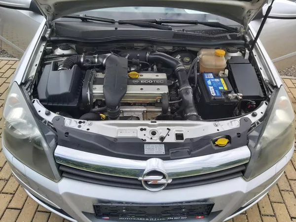 Opel Astra 2,0 T 125 KW - foto 36