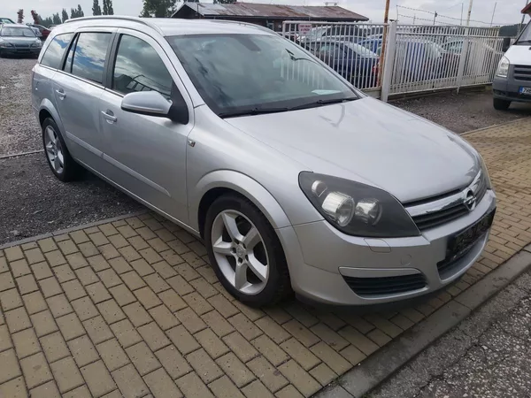 Opel Astra 2,0 T 125 KW - foto 6