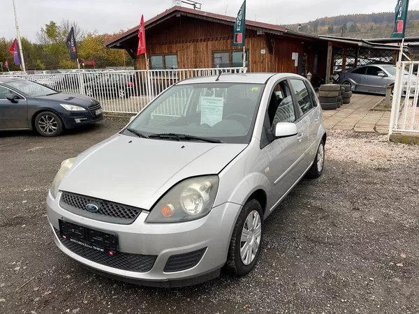 Ford Fiesta 1,4 16V 59 KW - foto 10