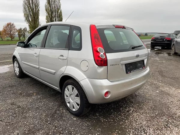 Ford Fiesta 1,4 16V 59 KW - foto 16