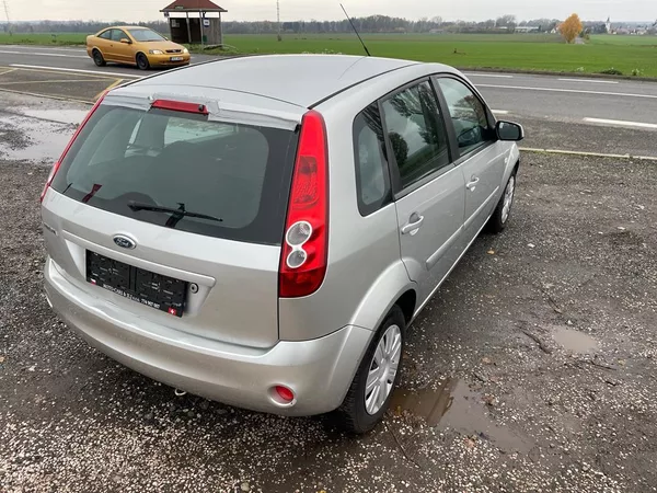 Ford Fiesta 1,4 16V 59 KW - foto 19