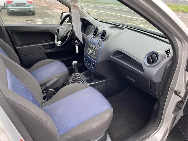 Ford Fiesta 1,4 16V 59 KW - foto 22