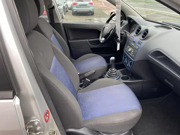 Ford Fiesta 1,4 16V 59 KW - foto 23