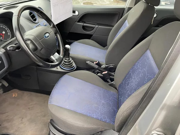 Ford Fiesta 1,4 16V 59 KW - foto 30