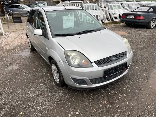 Ford Fiesta 1,4 16V 59 KW - foto 4