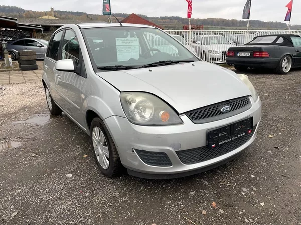 Ford Fiesta 1,4 16V 59 KW - foto 6