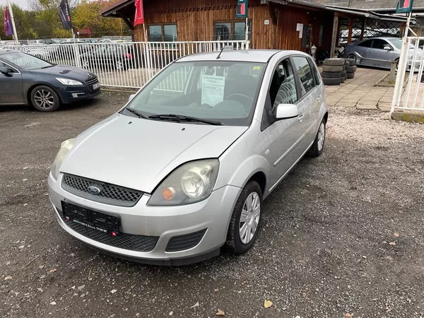 Ford Fiesta 1,4 16V 59 KW - foto 8