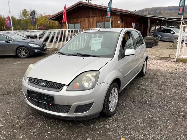 Ford Fiesta 1,4 16V 59 KW - foto 9