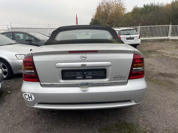 Opel Astra 1.8 92KW - foto 11