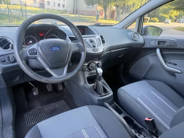 Ford Fiesta - foto 43