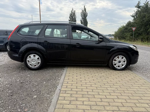 Ford Focus 1.6 td - foto 12