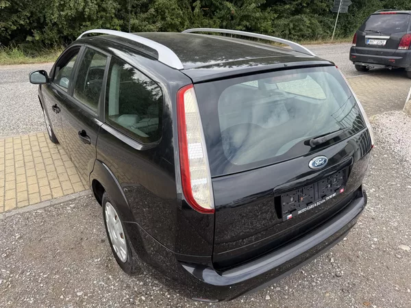 Ford Focus 1.6 td - foto 19