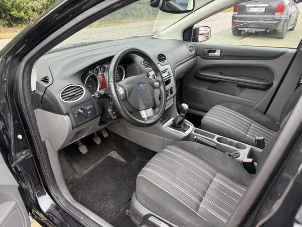 Ford Focus 1.6 td - foto 23