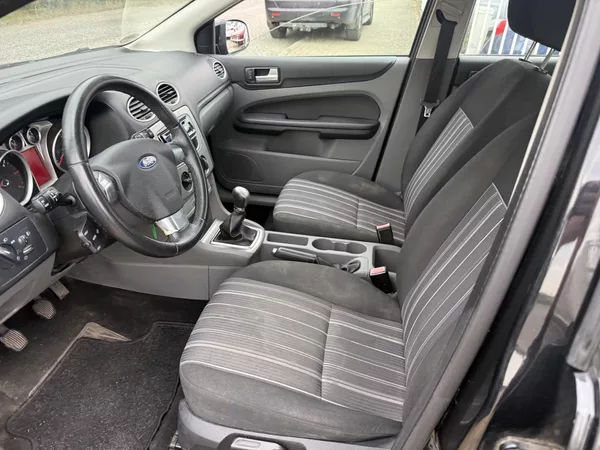 Ford Focus 1.6 td - foto 24