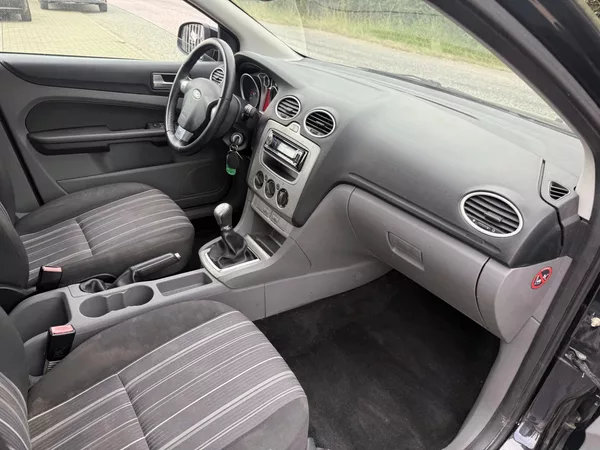 Ford Focus 1.6 td - foto 37