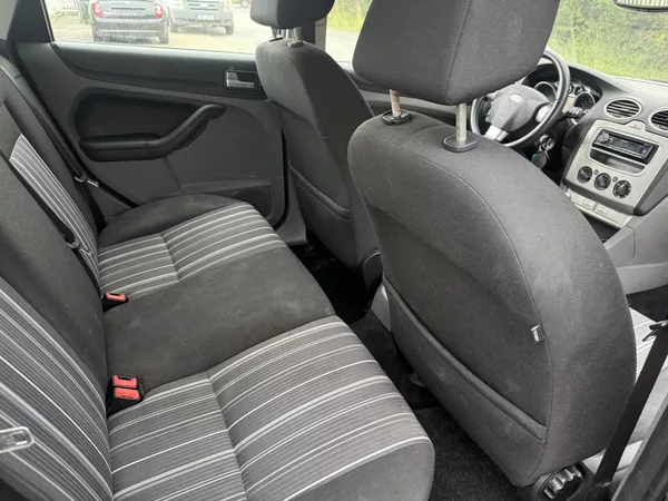 Ford Focus 1.6 td - foto 39