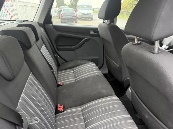 Ford Focus 1.6 td - foto 40