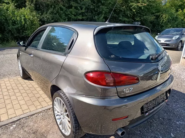 Alfa Romeo 147 2.0 TS 16V - foto 15