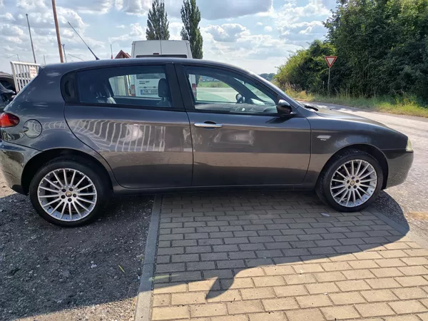 Alfa Romeo 147 2.0 TS 16V - foto 24