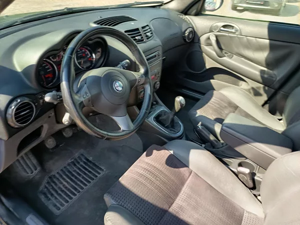 Alfa Romeo 147 2.0 TS 16V - foto 29