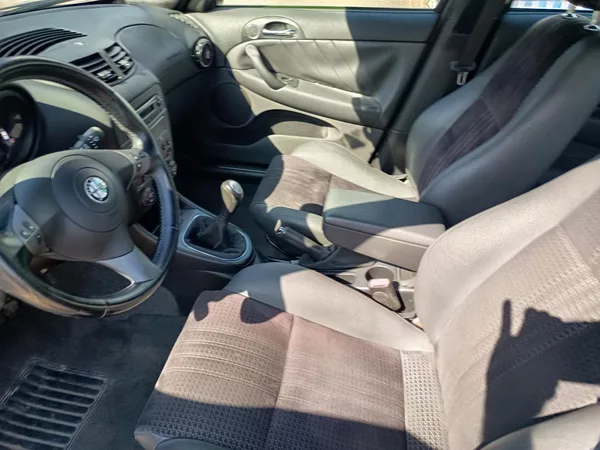 Alfa Romeo 147 2.0 TS 16V - foto 30