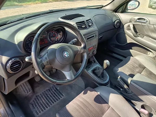 Alfa Romeo 147 2.0 TS 16V - foto 32